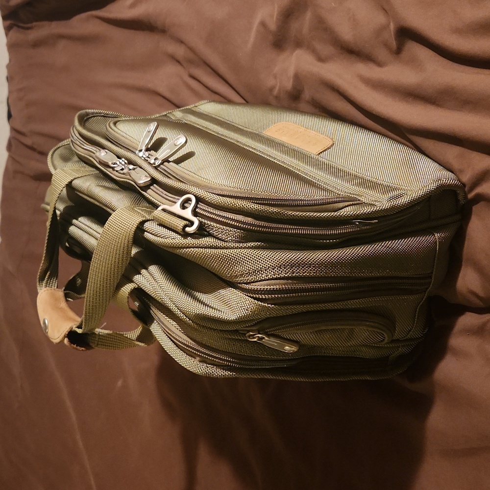 Atlantic Luggage Company Carry On bag Green - Picture 13 of 13